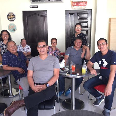 Hollywood Suites General Santos City 外观 照片