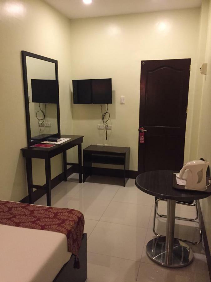 Hollywood Suites General Santos City 外观 照片